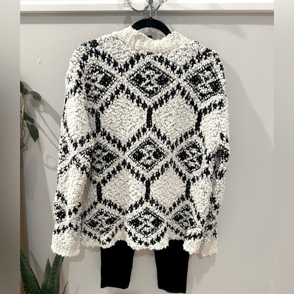 Hyfve Cozy Cardigan Sweater small - Picture 2 of 3